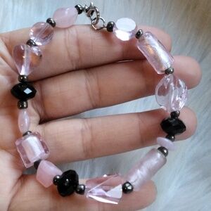 Pink Glass Beaded Bracelet With Heart Beads